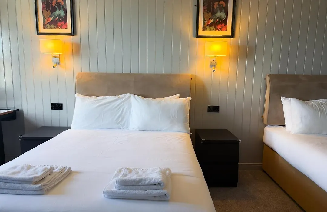 Nomi Rooms & Restaurant-1